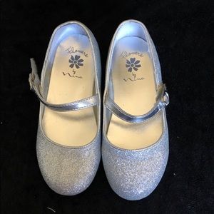 Girl silver flats